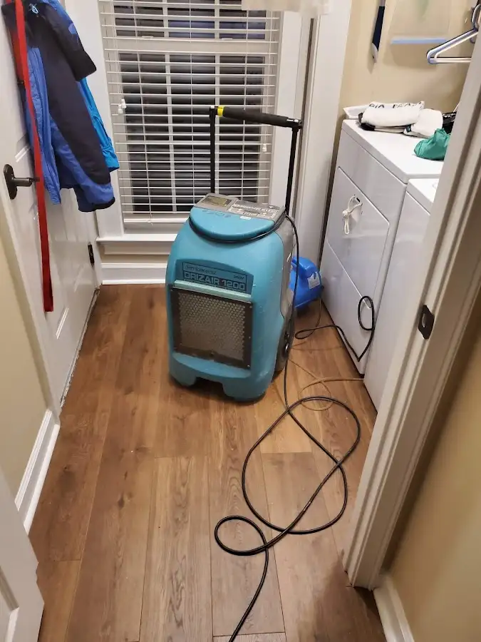 Commercial dehumidifier deployed for Crawl Space Restoration in Alamo Heights